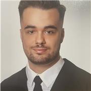 Actualmente estoy estudiando la carrera de magisterio en la universidad de Almería y me gustaría empezar dando clases particulares a niños y niñas en la franja de edad de la educación primaria.